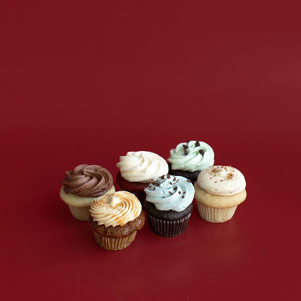 Holiday Mini Cupcake Dozen | Nov 16 – Dec 31